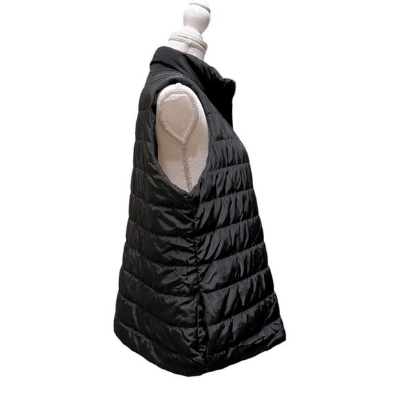 Michael Kors - jet black puffer Vest with gold hardware, size1X Women’s, EUC - Picture 3 of 8